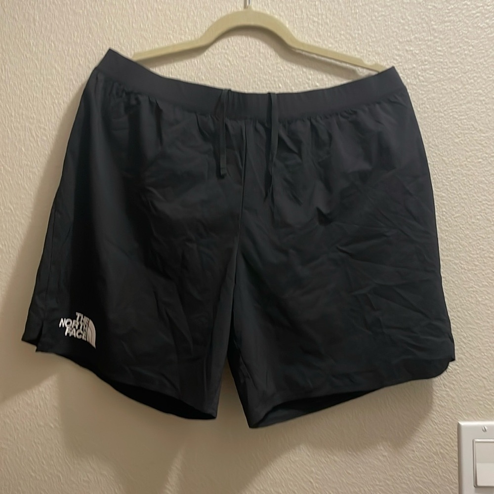 NWT men's Pacesetter short, black.
